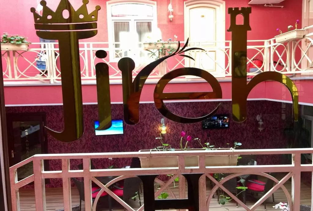 Jireh Baku Hotel_shabavizparvaz_04.jpg